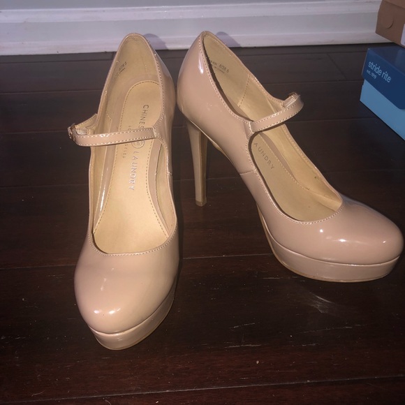 Chinese Laundry Heels Beige - Picture 2 of 6